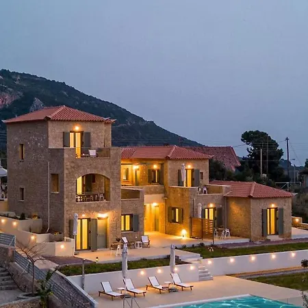 Ipsό Appartamento Kardhamili