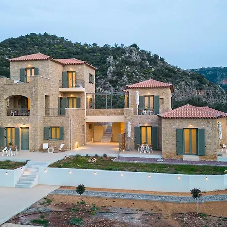 Ipsό Appartamento Kardhamili